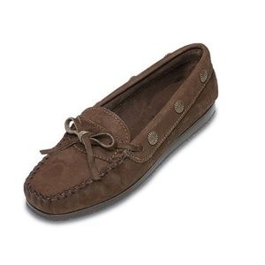 Minnetonka Women's Leather Square Toe Concho Mocca